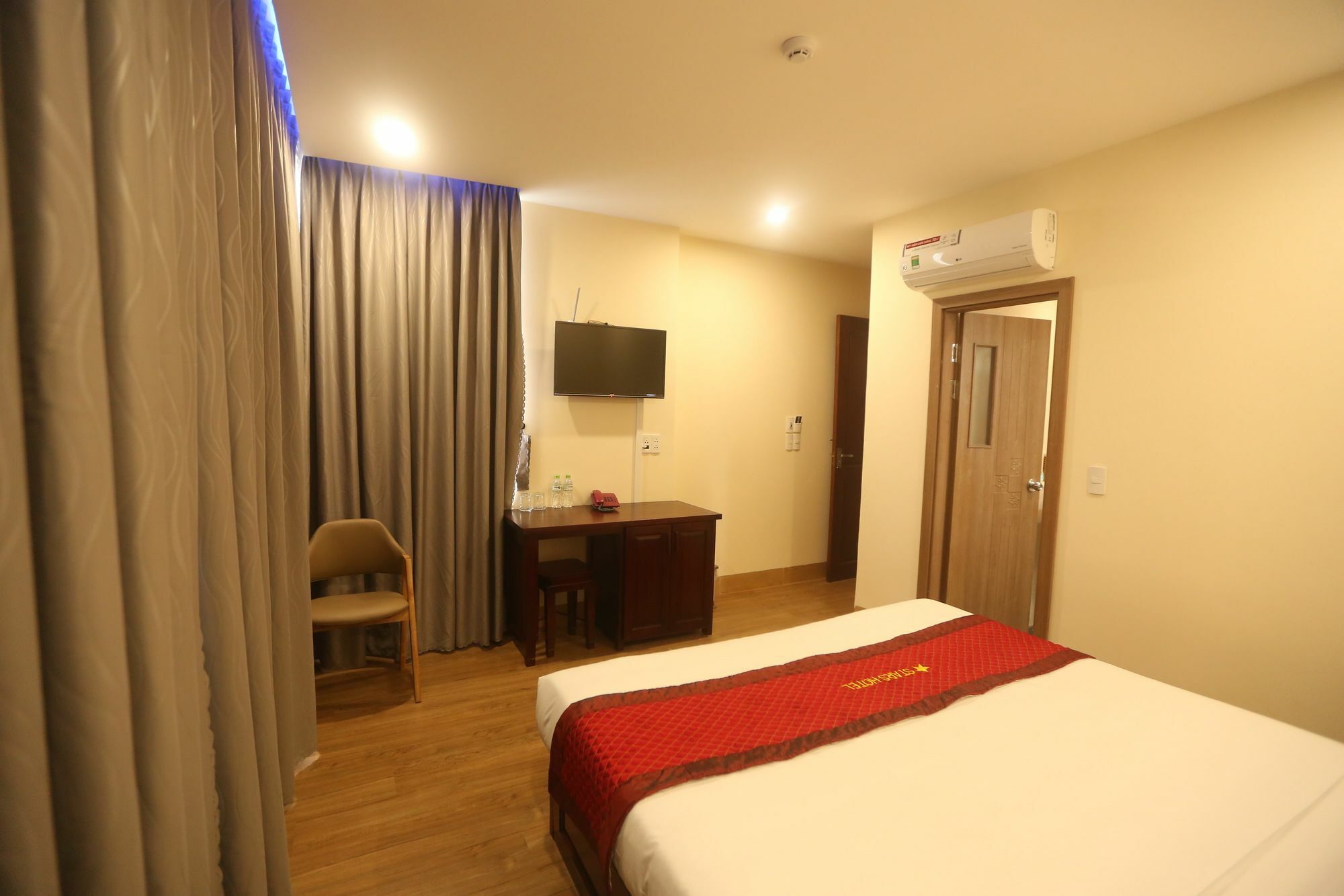 Stars Hotel Дананг Екстериор снимка