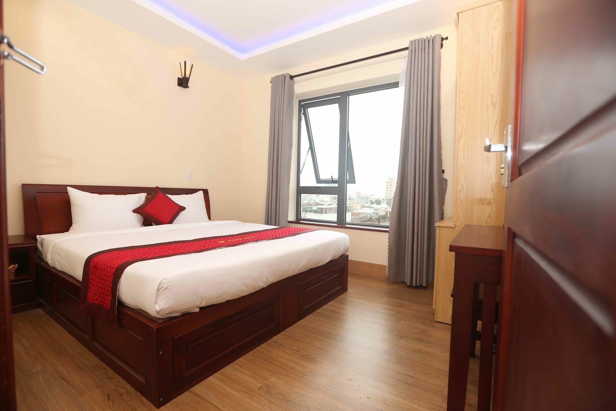 Stars Hotel Дананг Екстериор снимка